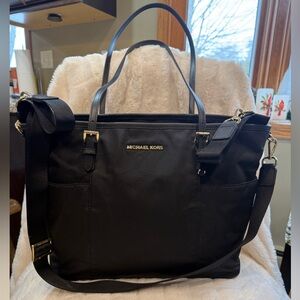 MICHAEL Michael Kors Jet Set Large Pocket Diaper Bag -GUC
